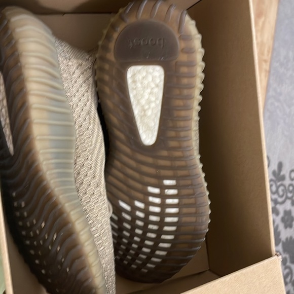 Yeezy Boost 350 Sand Taupe - Picture 2 of 4